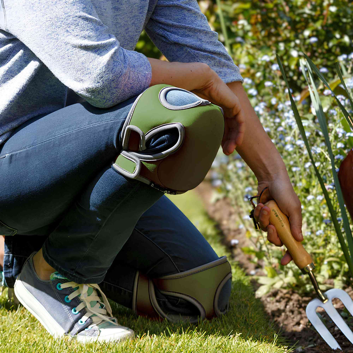Burgon & Ball Kneelo® Gardening Knee Pads | Moss Garden Accessories > Personal Care > Kneeling Pads - Minimalist Gardener