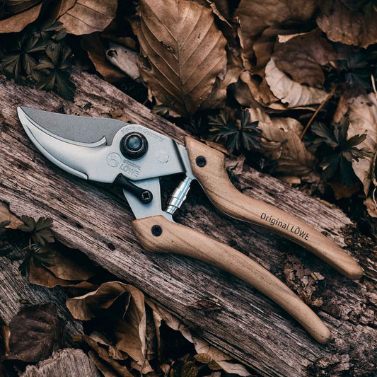 Original LÖWE Natural 9.107 Professional Bypass Secateurs Home & Garden > Garden Tools > Shears - Minimalist Gardener