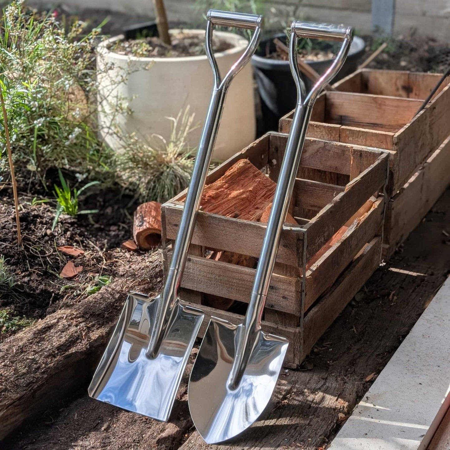 Stainless Steel D - Grip Garden Spade Small Home & Garden > Garden Tools > Gardening Tools - Minimalist Gardener