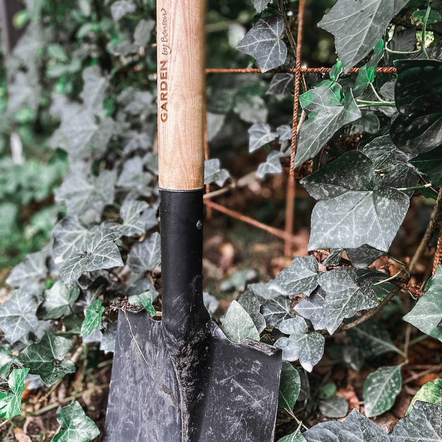 Swedish Deluxe Garden Spade Home & Garden > Garden Tools > Gardening Tools - Minimalist Gardener