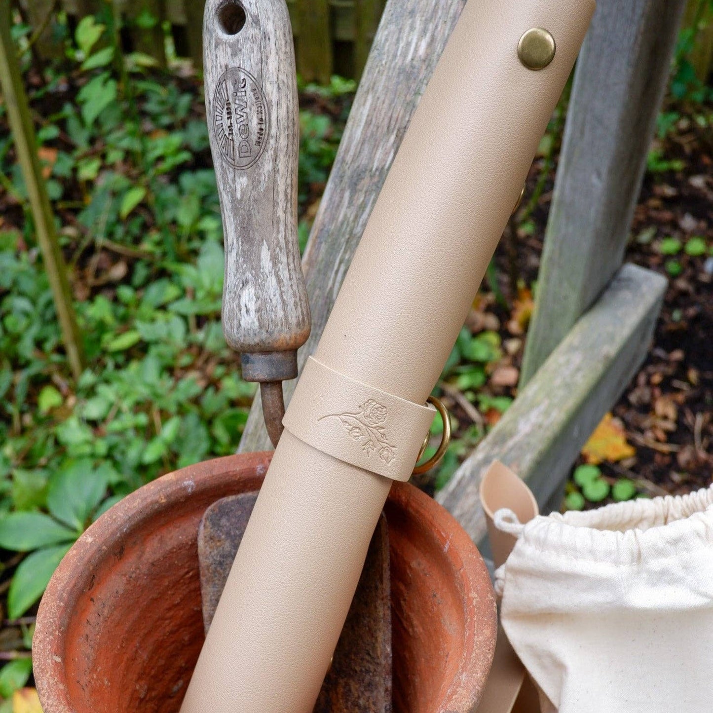 Vegan Leather Portable Potting Mat Home & Garden > Garden Accessories > Planting - Minimalist Gardener