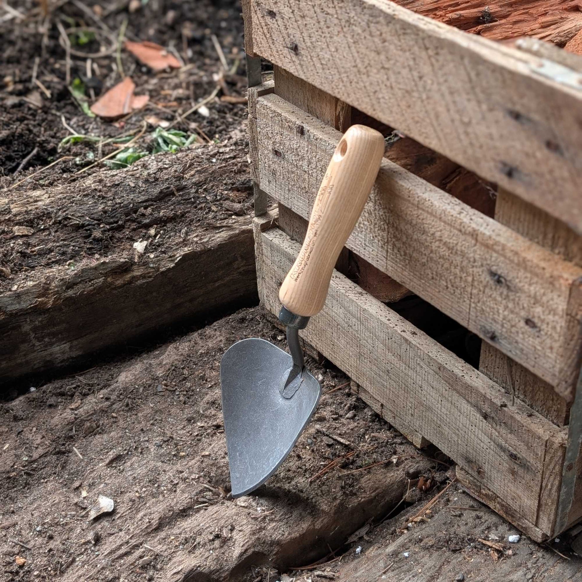 Hand - Forged Pot Trowel Home & Garden > Garden Tools > Hand Tools - Minimalist Gardener