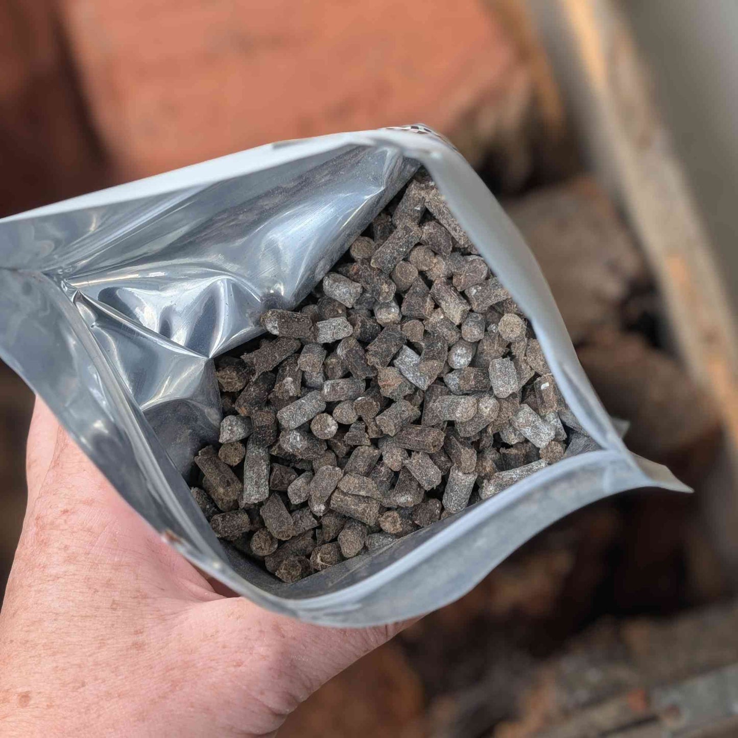 Australian Native Fertiliser for Pots and Small Spaces | 1kg Garden Care > Australian Native Fertiliser > Fertilisers for Pots and Small Gardens - Minimalist Gardener