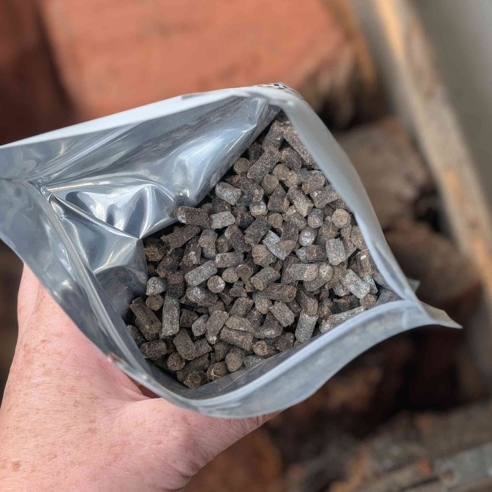 Australian Native Fertiliser for Pots and Small Spaces | 1kg Garden Care > Australian Native Fertiliser > Fertilisers for Pots and Small Gardens - Minimalist Gardener