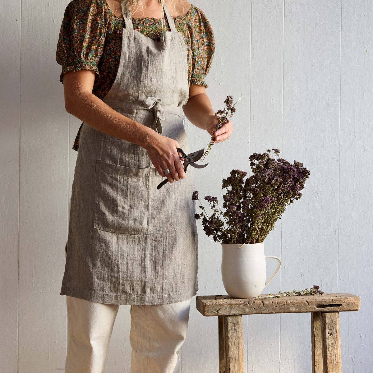 Bloomist Washed Linen Garden Apron: One Size - Minimalist Gardener