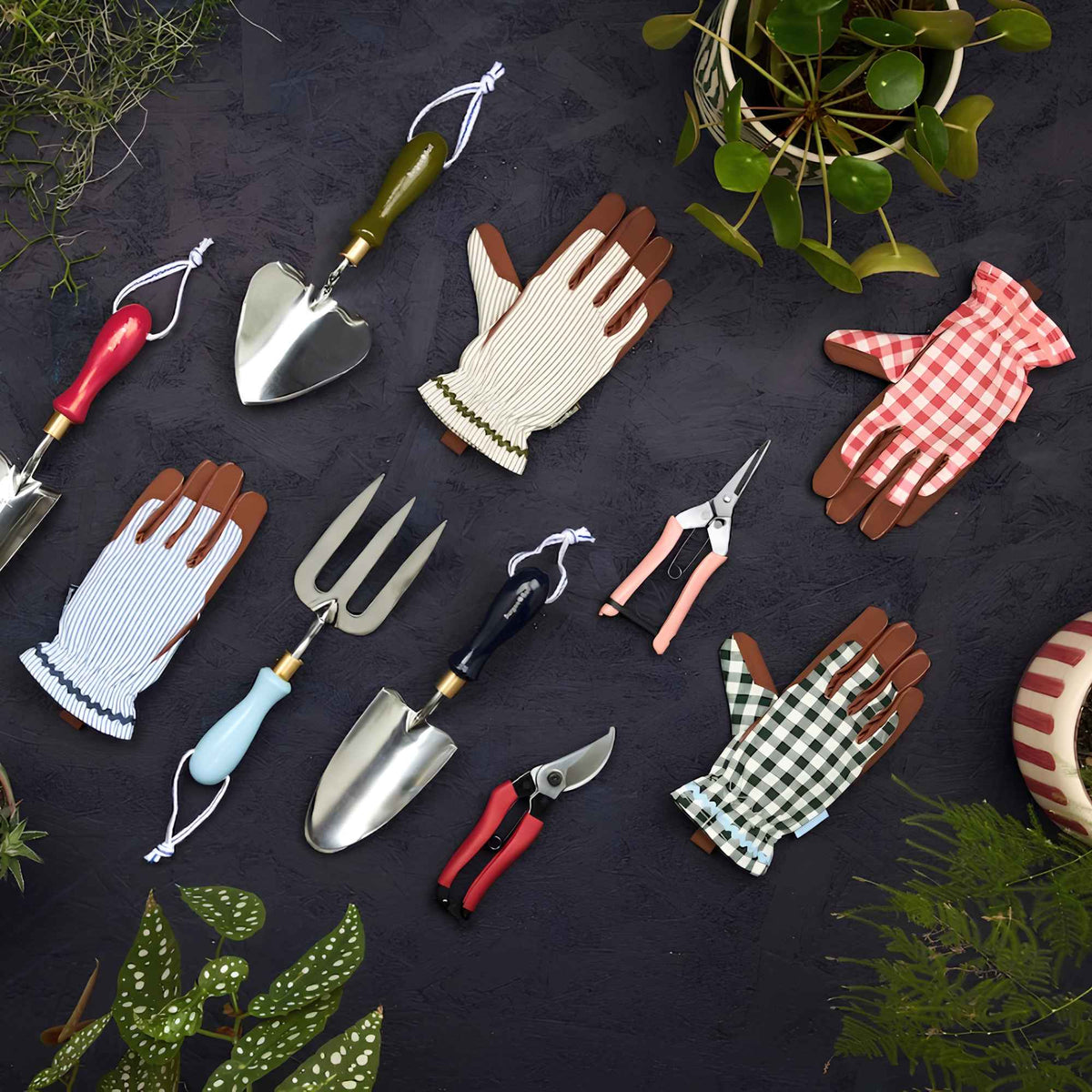 Burgon & Ball Collector Garden Gloves for Women | Green Check Home & Garden > Garden Tools > Gardening Gloves - Minimalist Gardener