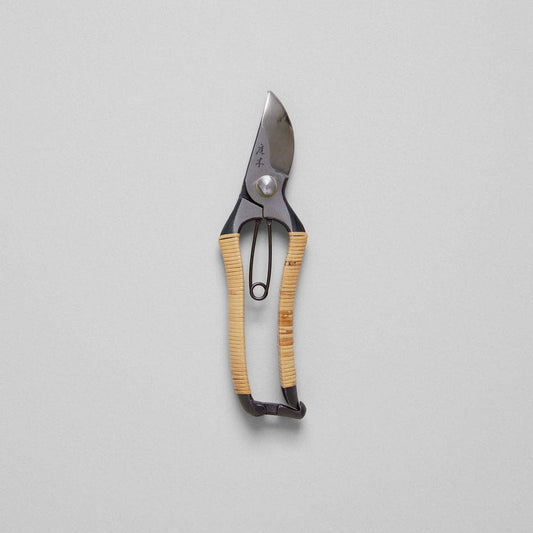 Handmade Niwaki Rattan Secateurs - Minimalist Gardener