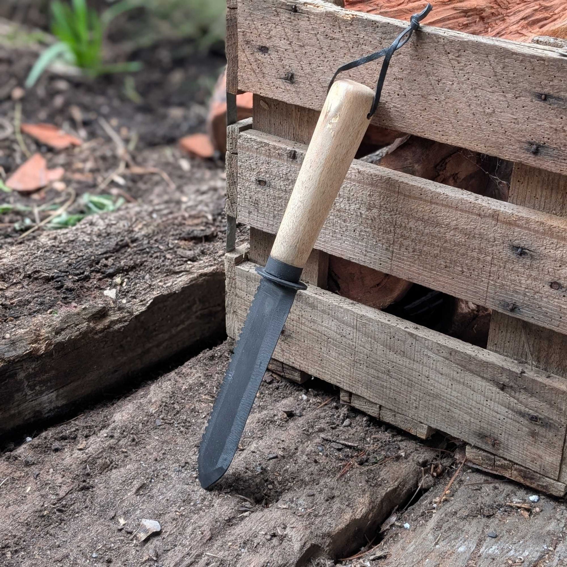 Hori Hori Gardening Knife Home & Garden > Garden Tools > Hand Tools - Minimalist Gardener