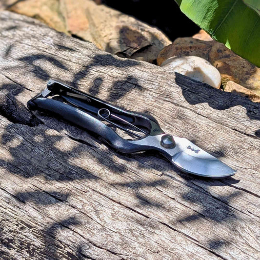 Japanese Kiyohide 200 Premium Pruner Home & Garden > Garden Tools > Pruning - Minimalist Gardener