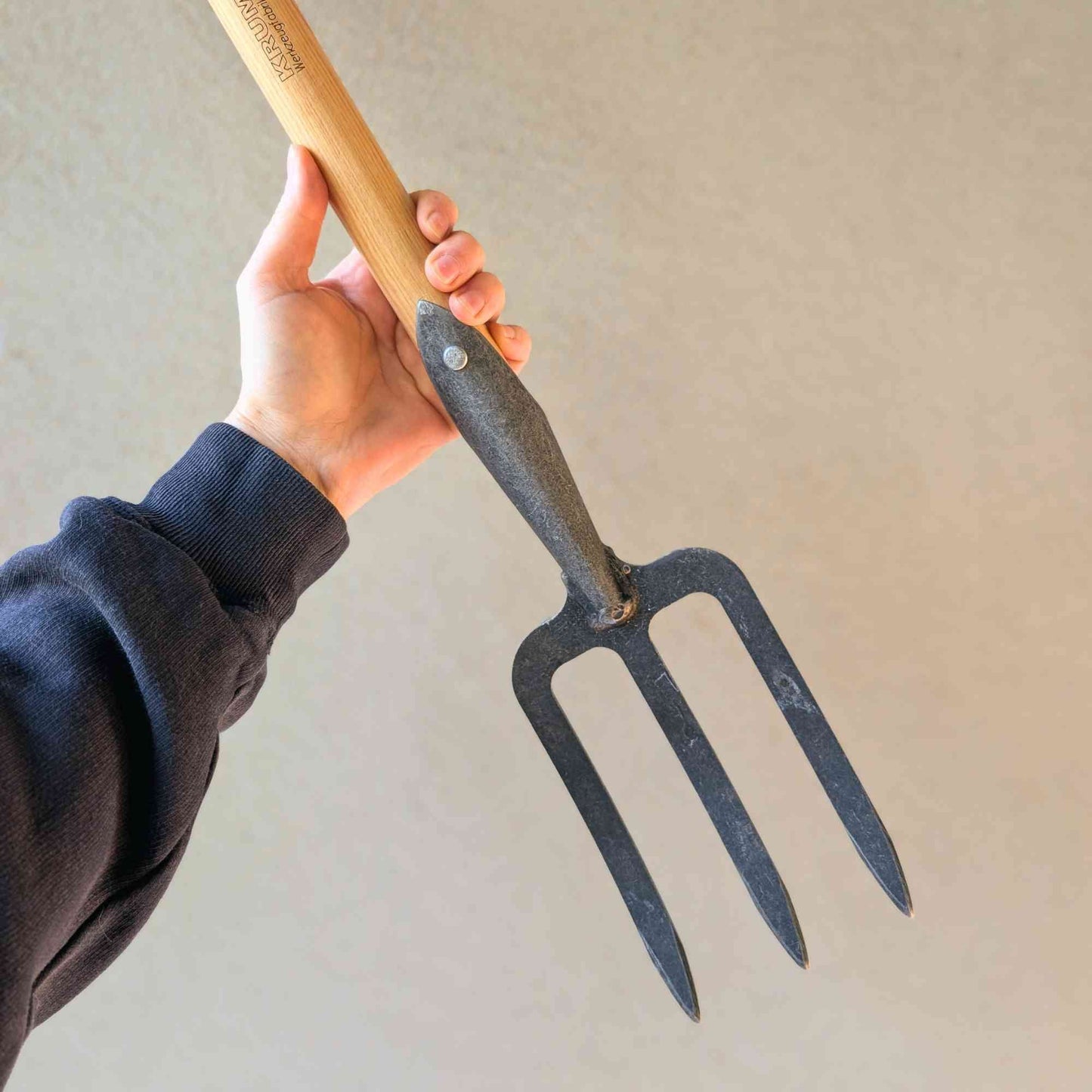 Krumpholz Hand-Forged Mid-Reach Hand Fork | 45cm Home & Garden > Garden Tools > Hand Tools - Minimalist Gardener