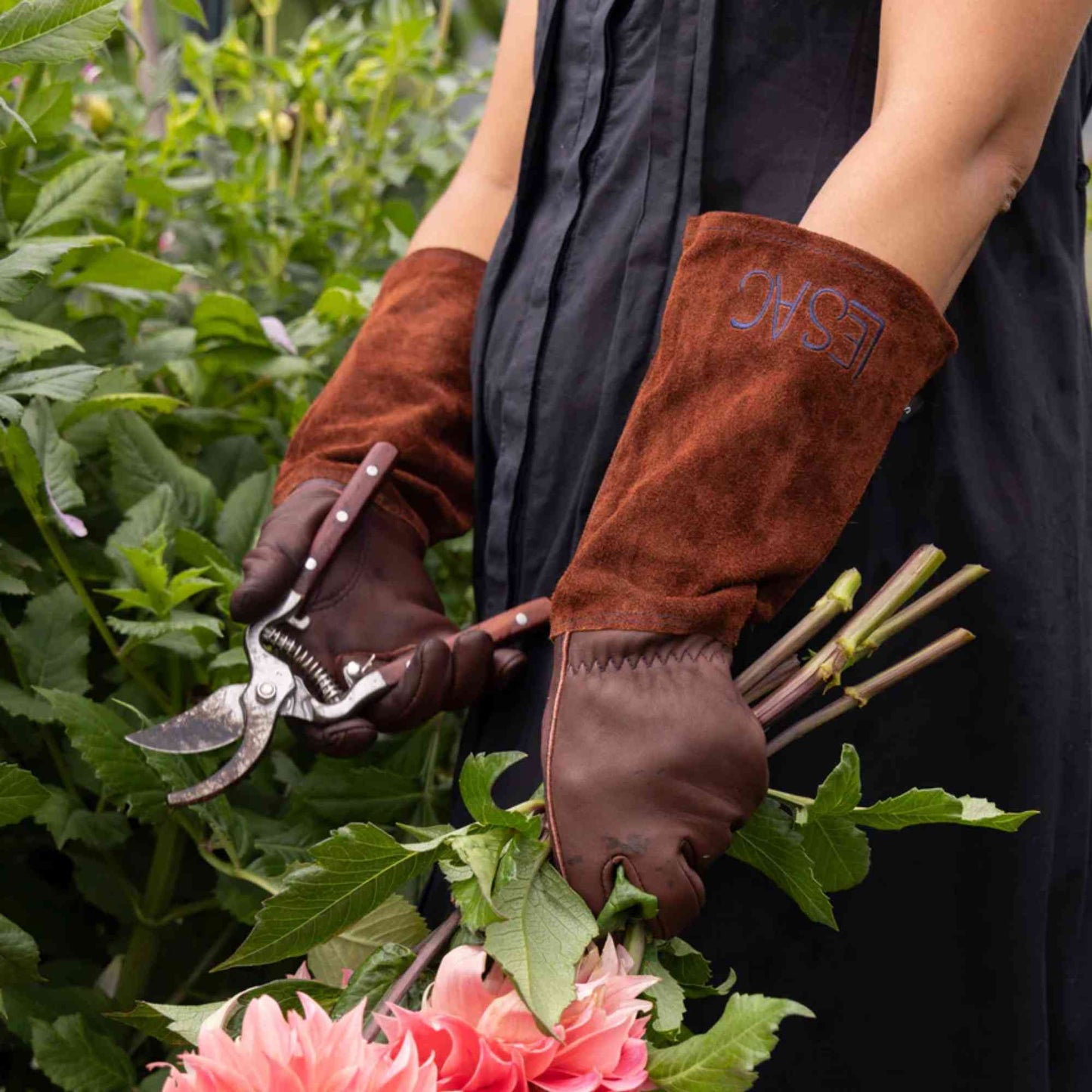 Le Sac Thorn Proof Leather Gardening Gloves Home & Garden > Garden Tools > Gloves - Minimalist Gardener