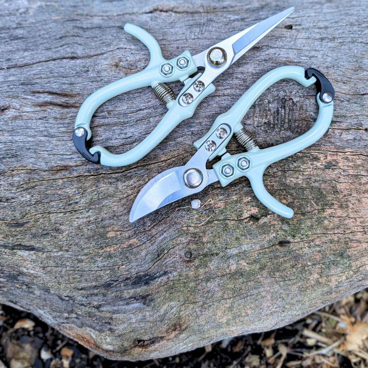 Pruning Shears | Ergonomic Garden Scissors Home & Garden > Garden Tools > Shears - Minimalist Gardener