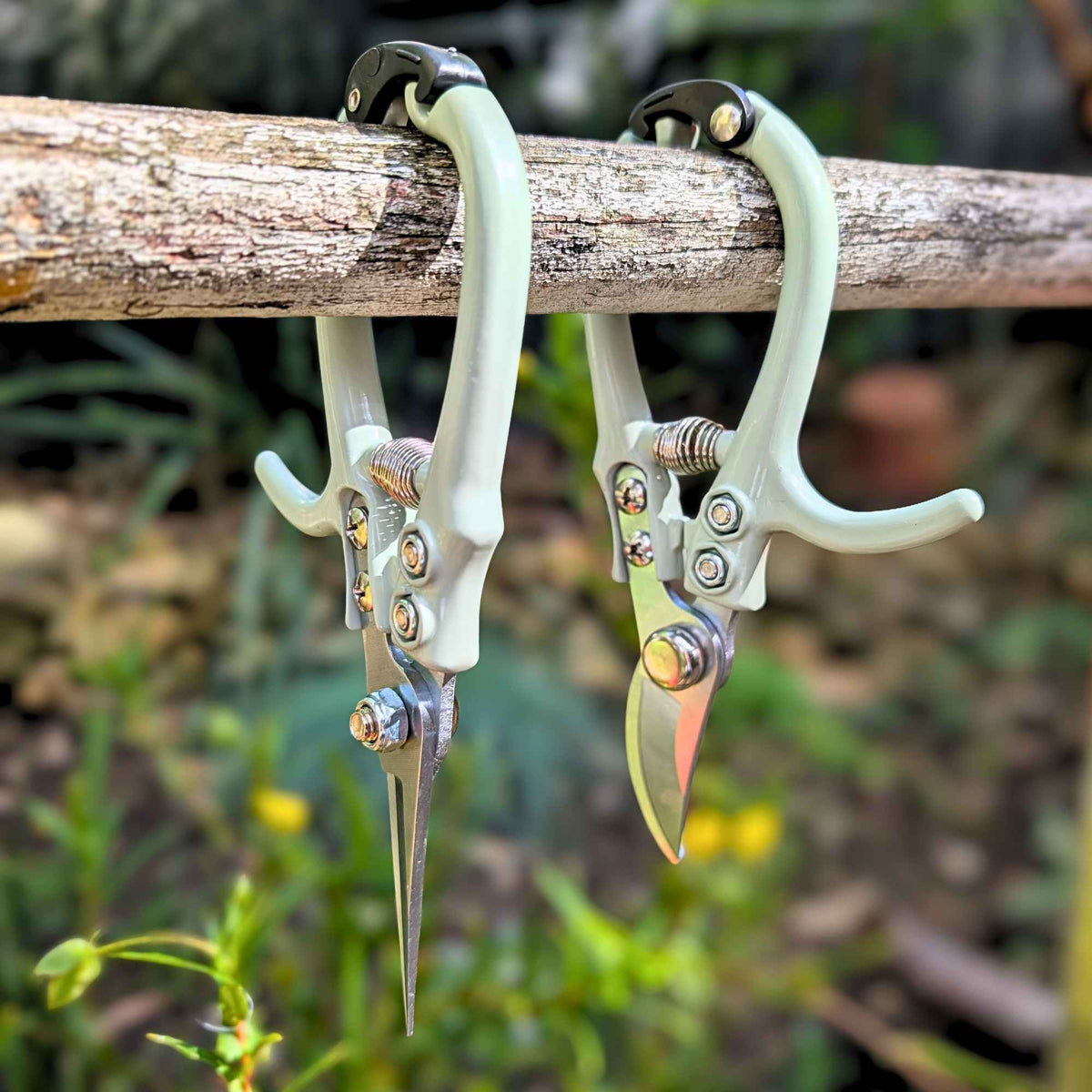 Pruning Shears | Ergonomic Garden Scissors Home & Garden > Garden Tools > Shears - Minimalist Gardener