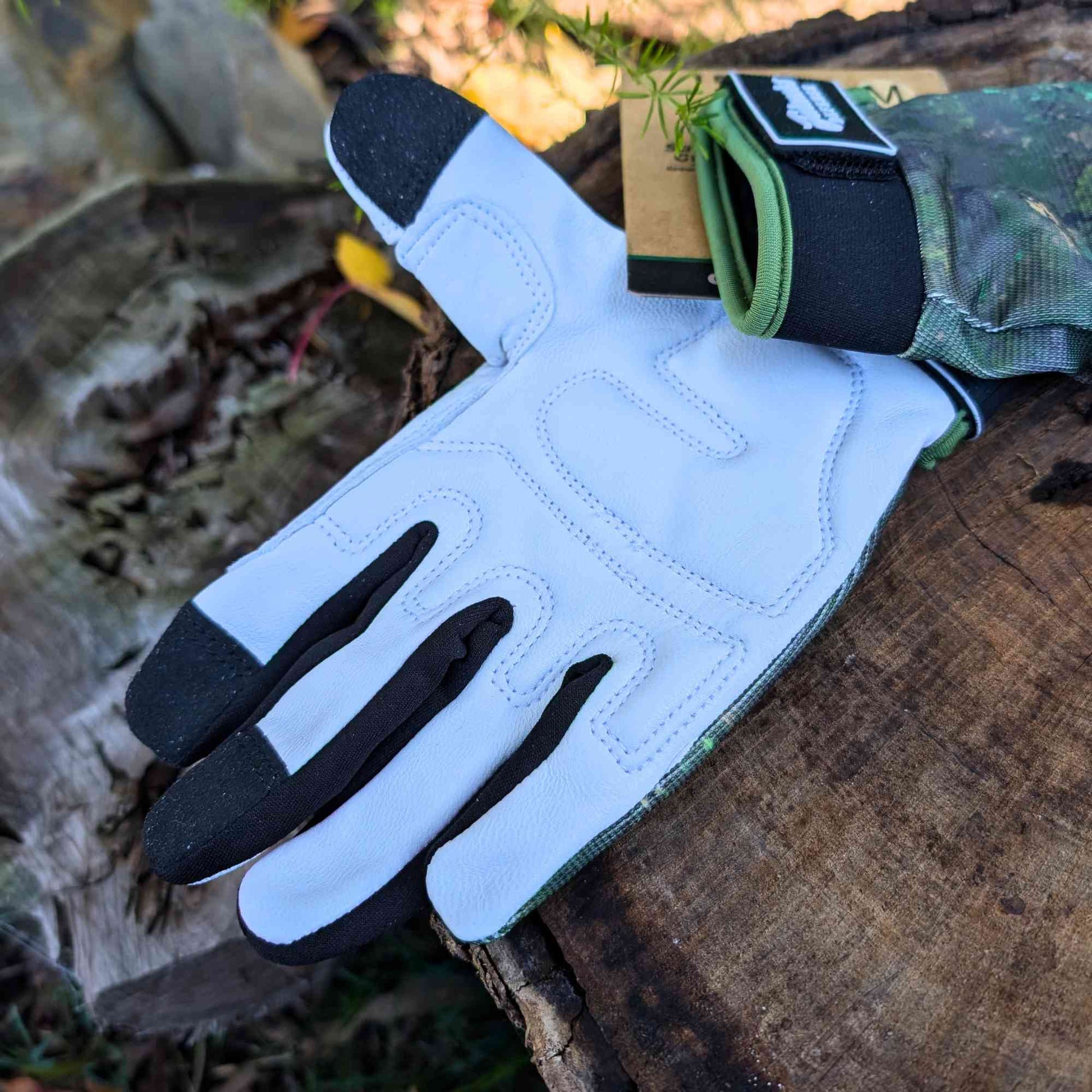 Sustainable Fabric & Leather Gardening Gloves | Green Brush Home & Garden > Garden Tools > Gardening Gloves - Minimalist Gardener