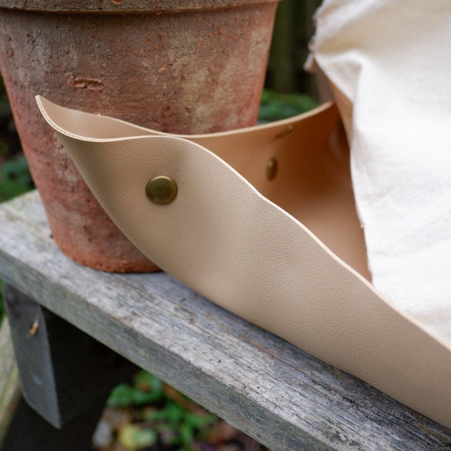 Vegan Leather Portable Potting Mat Home & Garden > Garden Accessories > Planting - Minimalist Gardener