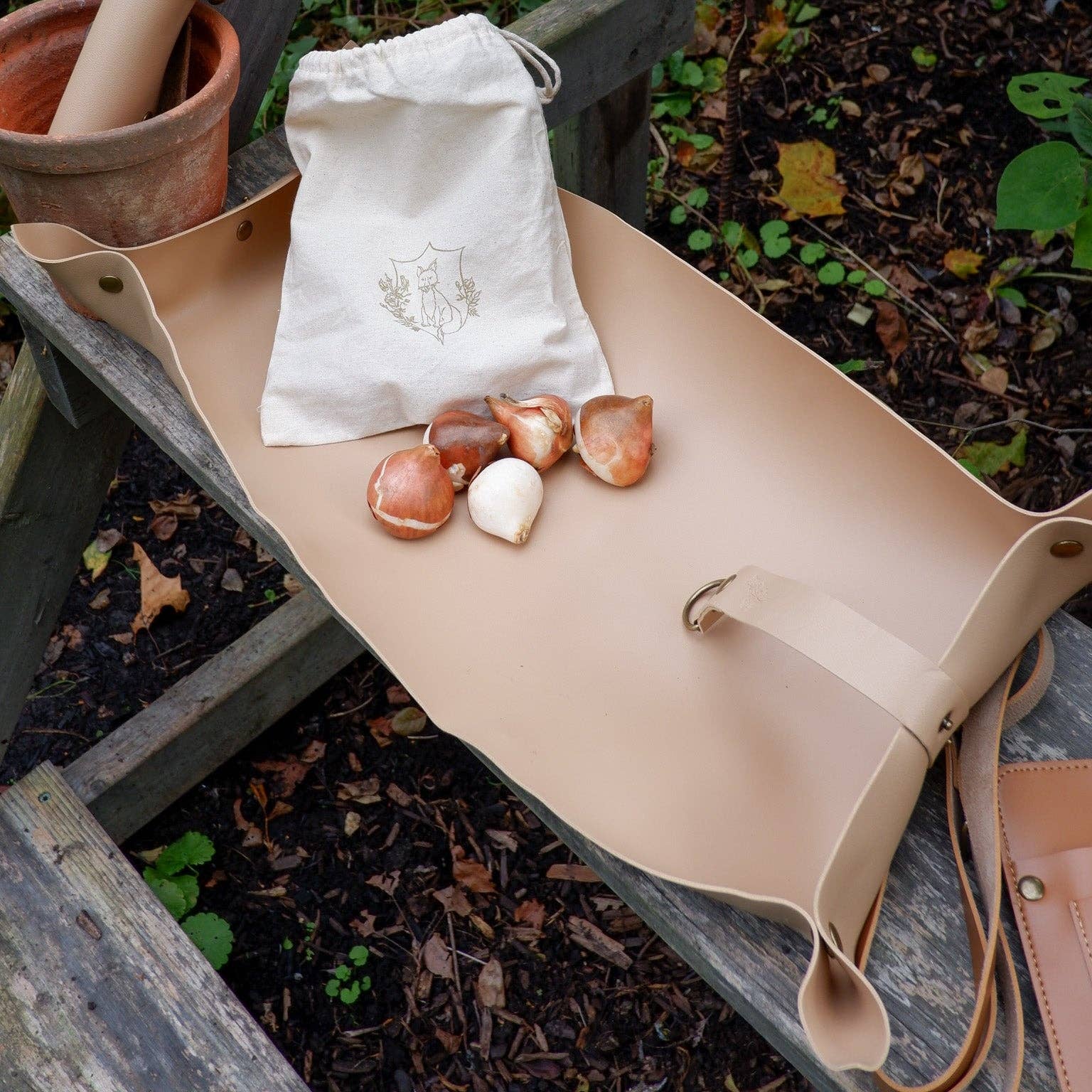 Vegan Leather Portable Potting Mat Home & Garden > Garden Accessories > Planting - Minimalist Gardener